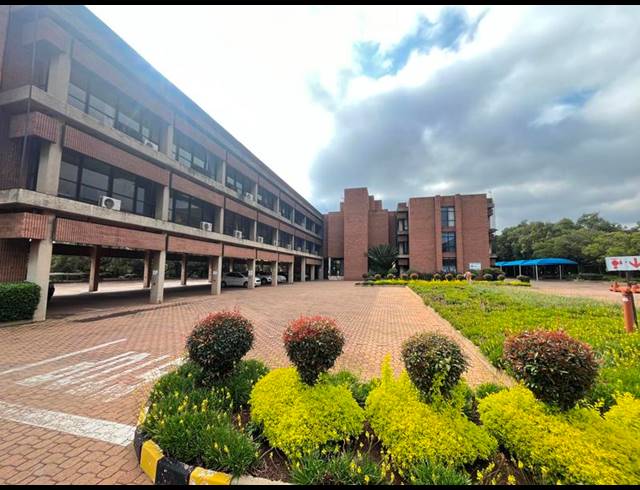 BUSINESS PROPERTY TO RENT IN BRACKENHURST